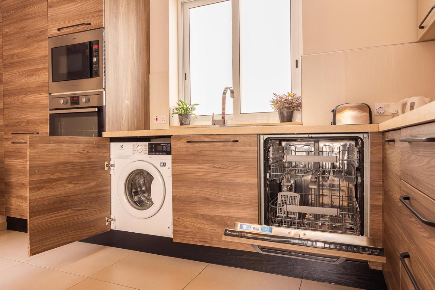 Balluta Bay Spacious Apt - 2Br Слима Екстериор снимка